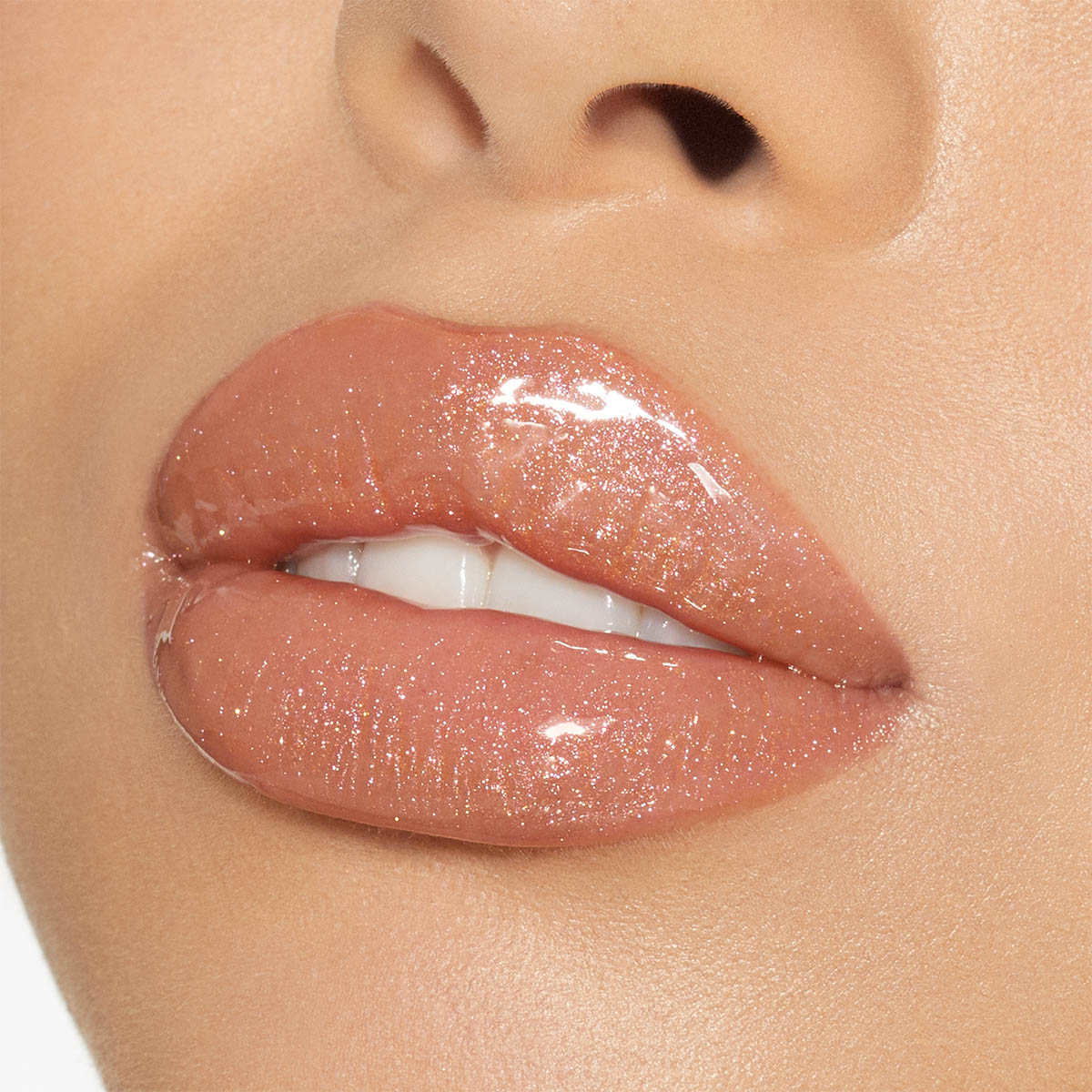 KYLIE COSMETICS HIGH GLOSS (BRILLO LABIAL)